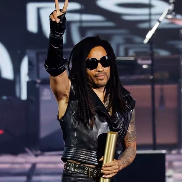 US: LENNY, KYLIE, JELLY, AND LAINEY TAKE OVER THE 2024 PEOPLE’S CHOICE AWARDS(图1)