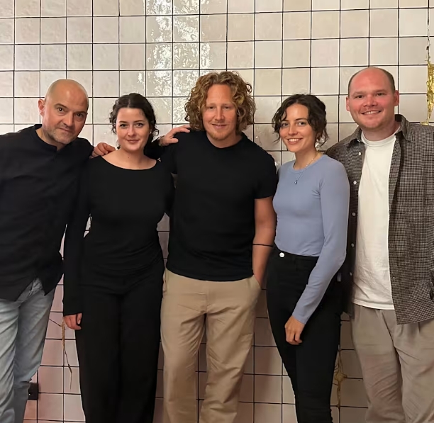 DE: MICHAEL SCHULTE AND MEG CELEBRATE 13 YEARS OF SUCCESSFUL PARTNERSHIP(图1)