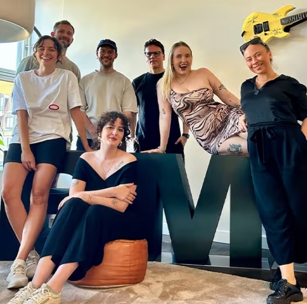ÁSDÍS SIGNS GLOBAL PUBLISHING 